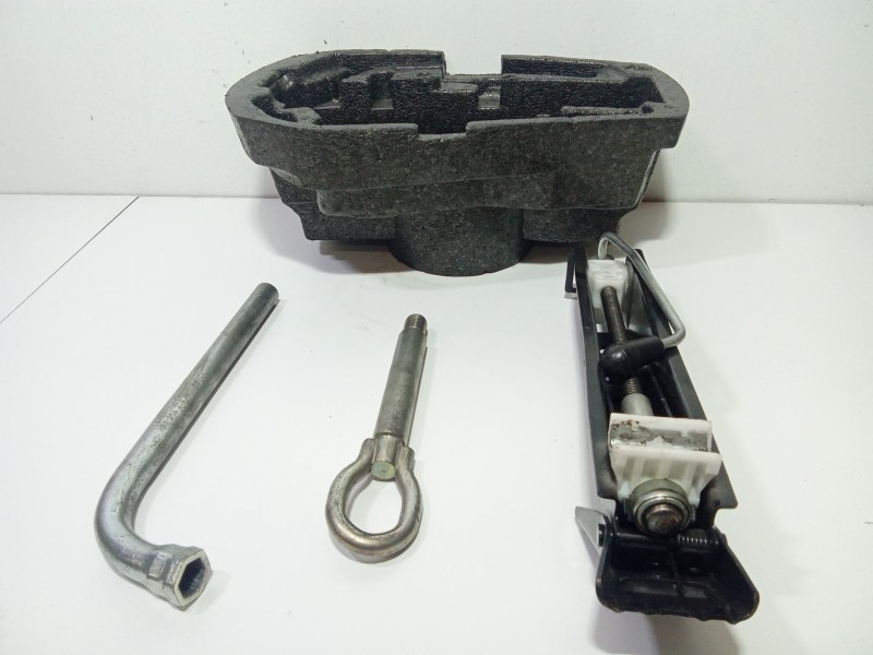 Recambio de gato para seat ibiza iv (6j5, 6p1) 1.6 tdi referencia OEM IAM 6R0011031B   Recambio de gato para seat ibiza iv (6j5, 6p1) 1.6 tdi referencia OEM IAM 6R0011031B