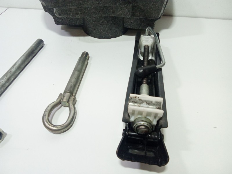 Recambio de gato para seat ibiza iv (6j5, 6p1) 1.6 tdi referencia OEM IAM 6R0011031B   Recambio de gato para seat ibiza iv (6j5, 6p1) 1.6 tdi referencia OEM IAM 6R0011031B