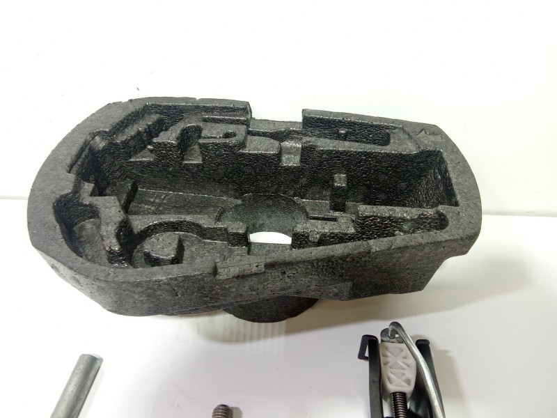 Recambio de gato para seat ibiza iv (6j5, 6p1) 1.6 tdi referencia OEM IAM 6R0011031B   Recambio de gato para seat ibiza iv (6j5, 6p1) 1.6 tdi referencia OEM IAM 6R0011031B