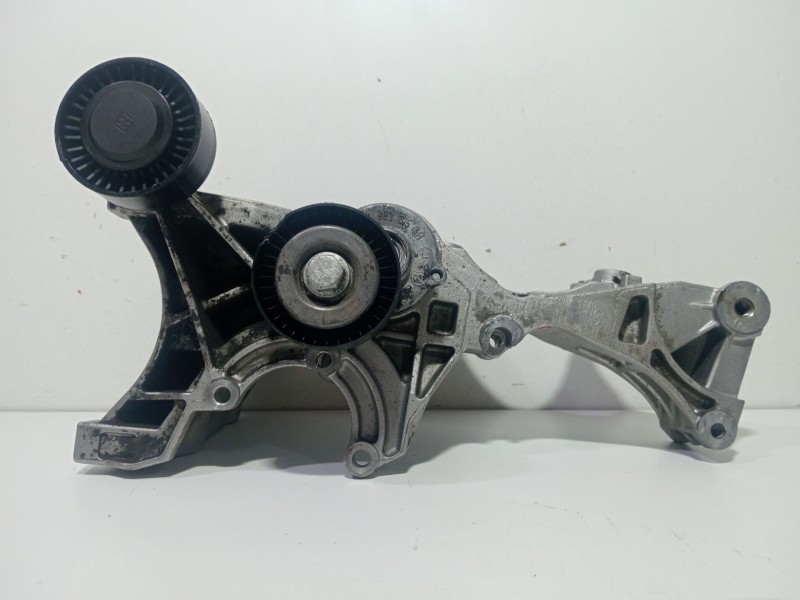 Recambio de soporte alternador para seat leon (1p1) 2.0 tdi referencia OEM IAM 03G903143   Recambio de soporte alternador para seat leon (1p1) 2.0 tdi referencia OEM IAM 03G903143