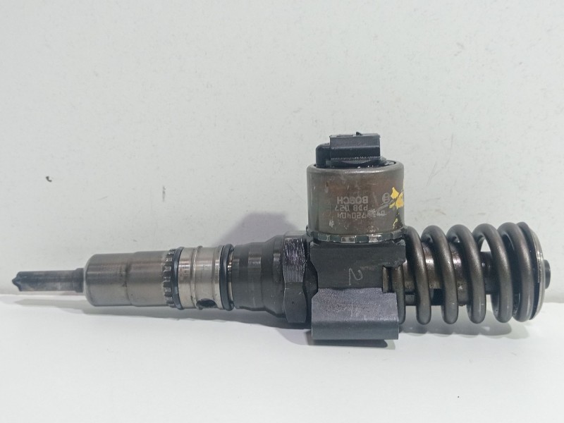 Recambio de inyector para seat leon (1p1) 2.0 tdi referencia OEM IAM 03G130073  