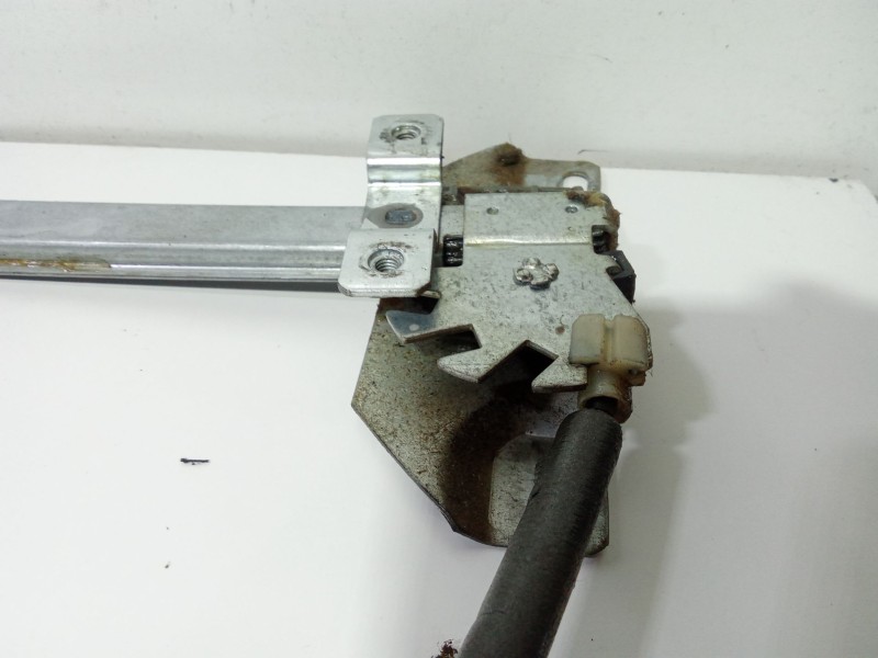 Recambio de elevalunas delantero izquierdo para nissan terrano/terrano.ii (r20) comfort plus referencia OEM IAM D239805454  