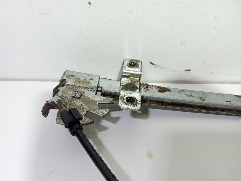 Recambio de elevalunas delantero izquierdo para nissan terrano/terrano.ii (r20) comfort plus referencia OEM IAM D239805454  