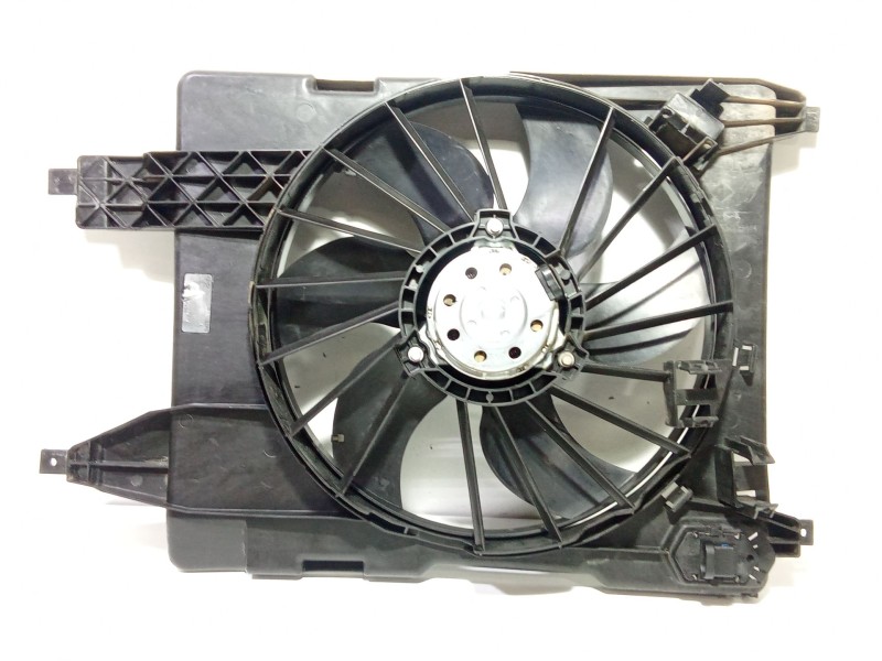Recambio de electroventilador para renault megane ii (bm0/1_, cm0/1_) 1.9 dci referencia OEM IAM 8200680824  