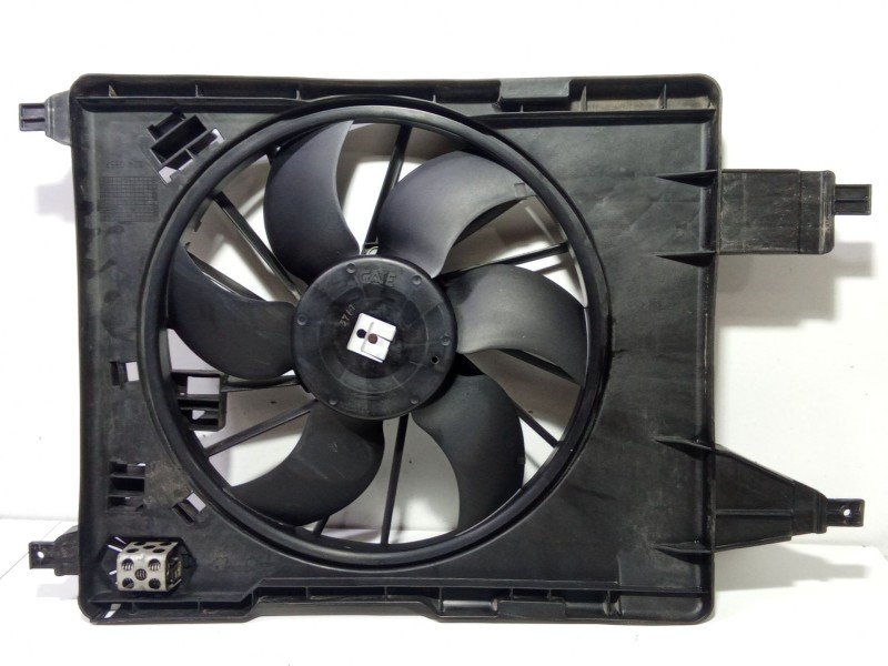 Recambio de electroventilador para renault megane ii (bm0/1_, cm0/1_) 1.9 dci referencia OEM IAM 8200680824  