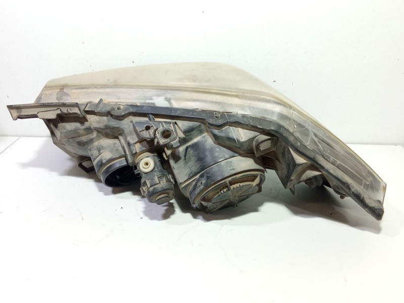 Recambio de faro derecho para renault megane ii (bm0/1_, cm0/1_) 1.9 dci referencia OEM IAM 8200412748F  
