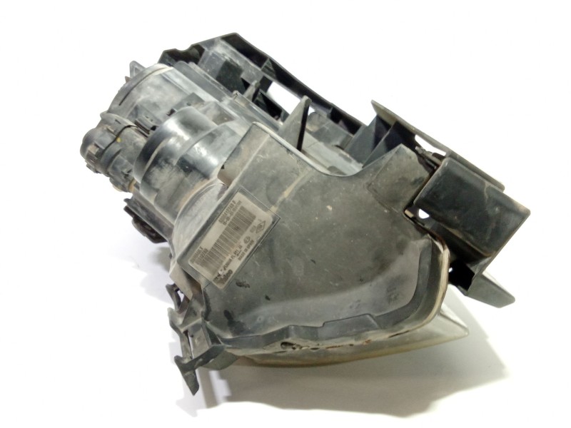 Recambio de faro derecho para renault megane ii (bm0/1_, cm0/1_) 1.9 dci referencia OEM IAM 8200412748F  