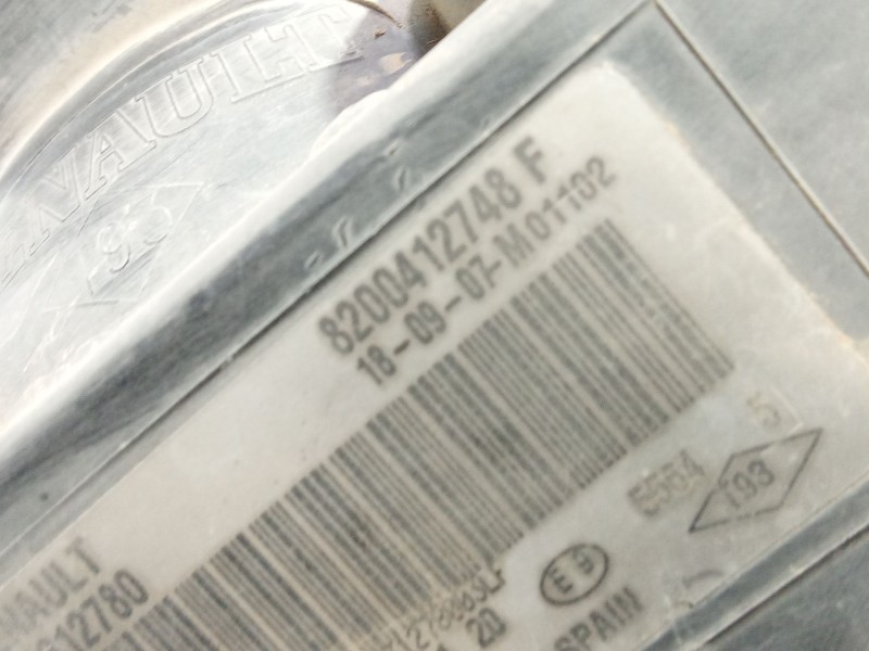 Recambio de faro derecho para renault megane ii (bm0/1_, cm0/1_) 1.9 dci referencia OEM IAM 8200412748F  