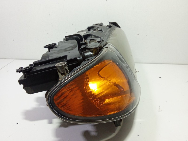 Recambio de faro derecho para bmw 3 (e46) 320 d referencia OEM IAM 3 (E46) 320 D (2001 - 2005) 1995CCM 150CV 110KW 5p  
