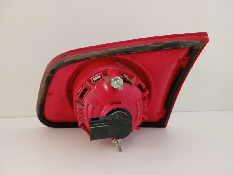 Recambio de piloto trasero izquierdo interior para volkswagen passat b6 variant (3c5) 2.0 tdi 16v referencia OEM IAM 27449002  