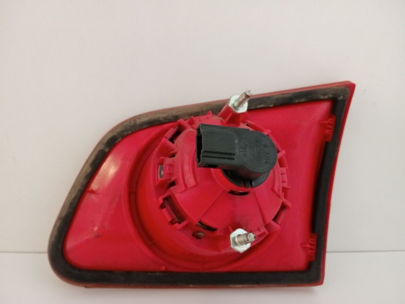 Recambio de piloto trasero izquierdo interior para volkswagen passat b6 variant (3c5) 2.0 tdi 16v referencia OEM IAM 27449002  