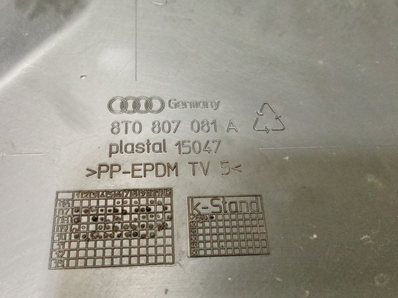 Recambio de rejilla delantera para audi a5 (8t3) 2.0 tdi referencia OEM IAM 8T0807081A  