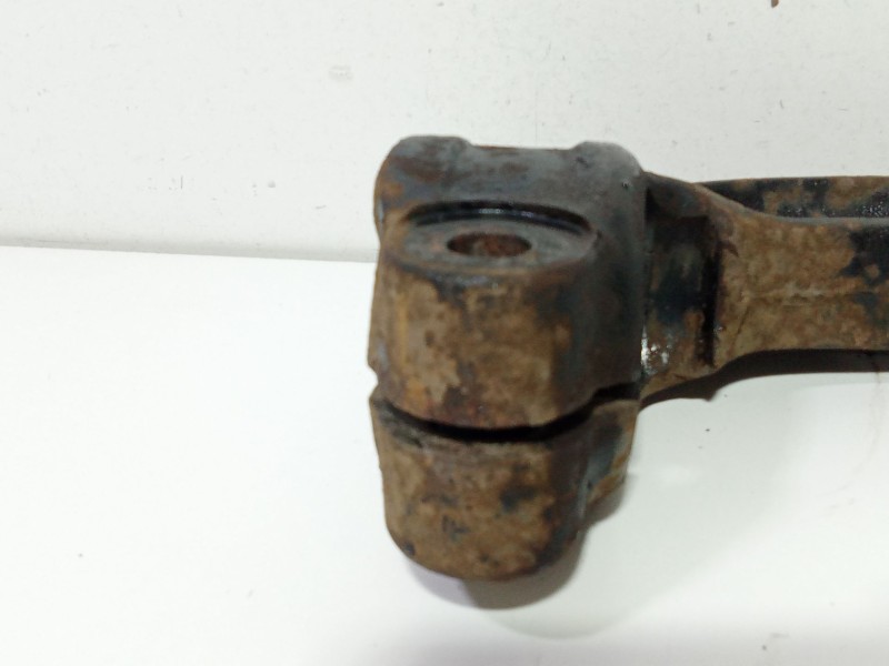 Recambio de soporte brazo suspension delantero izquierdo para audi a5 (8t3) 2.0 tdi referencia OEM IAM 8K0413  