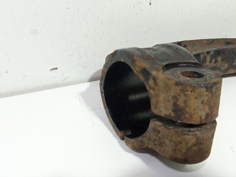 Recambio de soporte brazo suspension delantero izquierdo para audi a5 (8t3) 2.0 tdi referencia OEM IAM 8K0413  