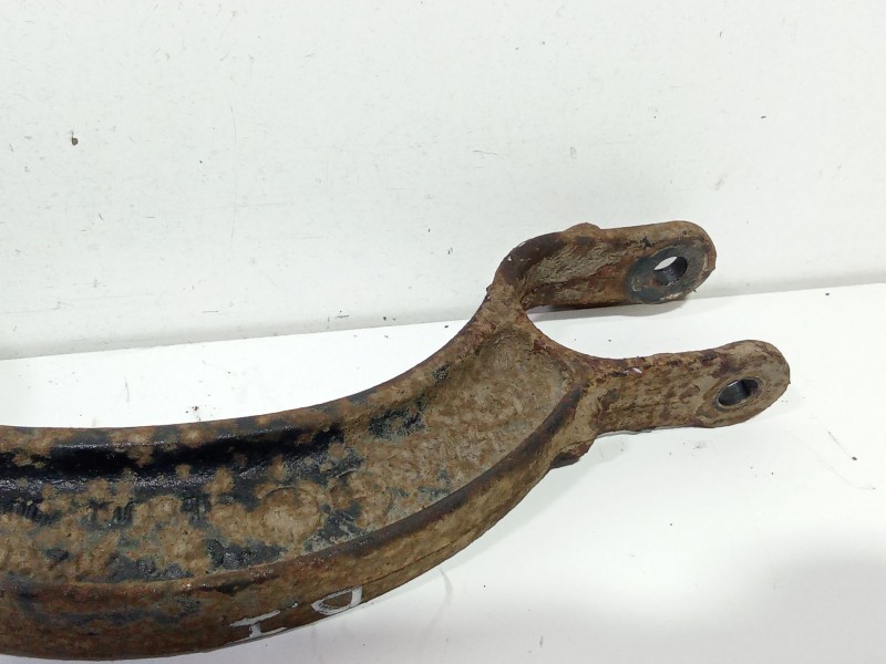 Recambio de soporte brazo suspension delantero izquierdo para audi a5 (8t3) 2.0 tdi referencia OEM IAM 8K0413  