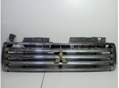 Recambio de rejilla paragolpes central para mitsubishi montero (v20/v40) referencia OEM IAM MONTERO (V20/V40)  