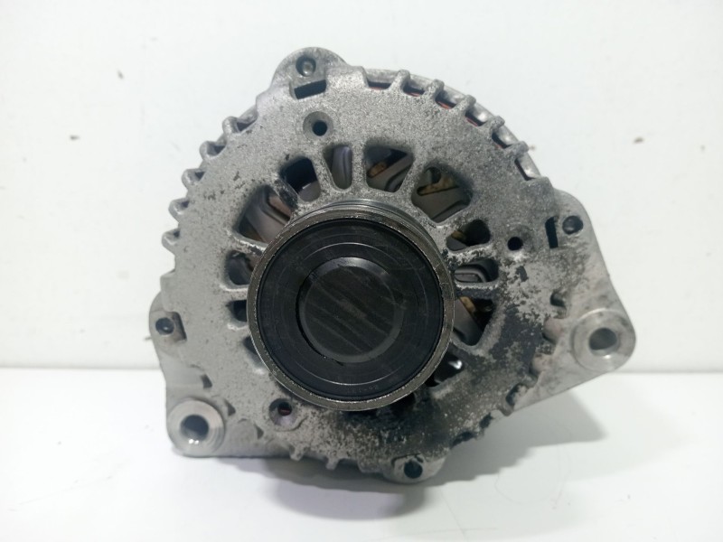 Recambio de alternador para ssangyong kyron 2.0 xdi 4x4 referencia OEM IAM A6641540102  