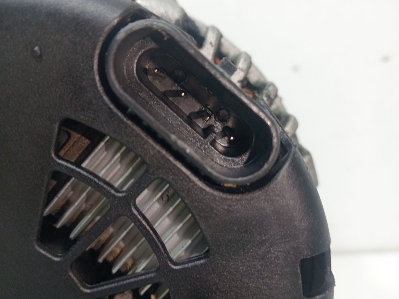 Recambio de alternador para ssangyong kyron 2.0 xdi 4x4 referencia OEM IAM A6641540102  