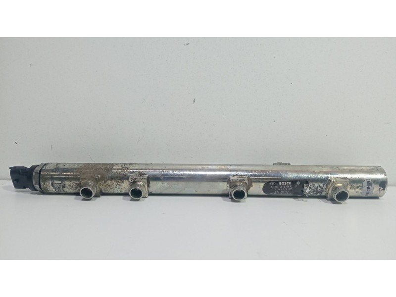 Recambio de rampa inyectora para iveco daily vi caja/chasis 33s16, 35s16, 35c16, 40c16, 50c16 referencia OEM IAM 5801386699  