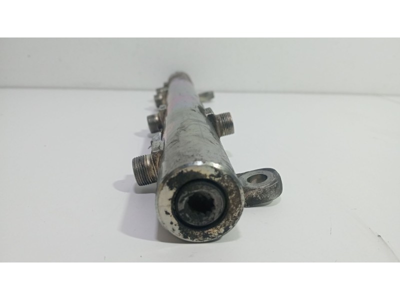 Recambio de rampa inyectora para iveco daily vi caja/chasis 33s16, 35s16, 35c16, 40c16, 50c16 referencia OEM IAM 5801386699  