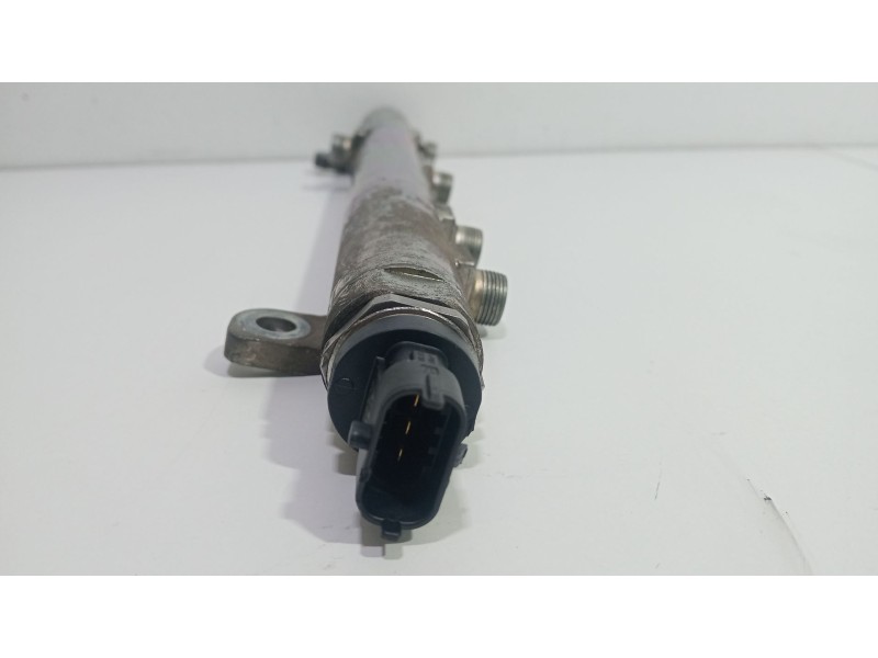 Recambio de rampa inyectora para iveco daily vi caja/chasis 33s16, 35s16, 35c16, 40c16, 50c16 referencia OEM IAM 5801386699  