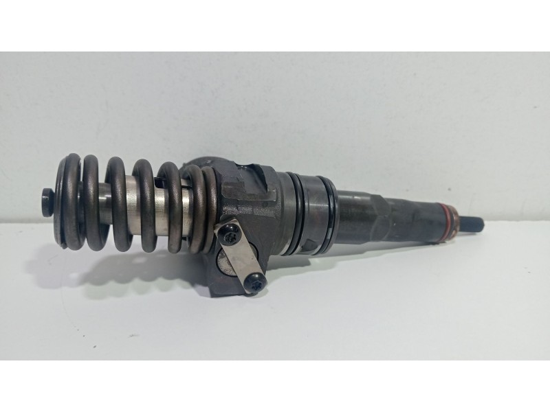 Recambio de inyector para volkswagen golf v (1k1) 1.9 tdi 4motion referencia OEM IAM 038130073AG  