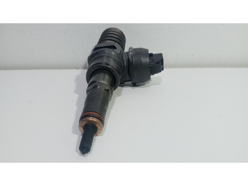 Recambio de inyector para volkswagen golf v (1k1) 1.9 tdi 4motion referencia OEM IAM 038130073AG  
