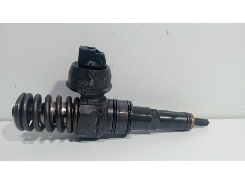 Recambio de inyector para volkswagen golf v (1k1) 1.9 tdi 4motion referencia OEM IAM 038130073AG  