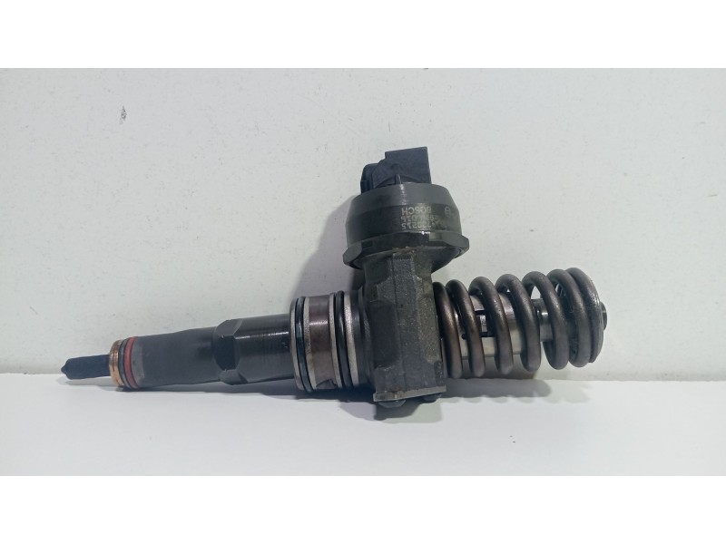 Recambio de inyector para volkswagen golf v (1k1) 1.9 tdi 4motion referencia OEM IAM 038130073AG  