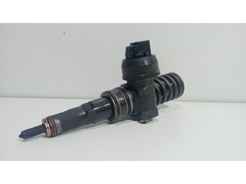 Recambio de inyector para volkswagen golf v (1k1) 1.9 tdi 4motion referencia OEM IAM 038130073AG  