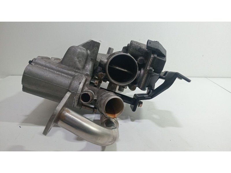 Recambio de colector admision para ssangyong kyron 200 xdi limited referencia OEM IAM A6641410801  