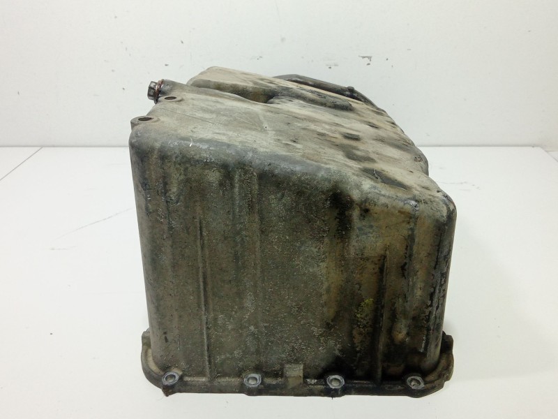 Recambio de carter para mercedes-benz sprinter 02.00  caja abierta, doble cab. 213 cdi (901.6/902.621-622) referencia OEM IAM R6