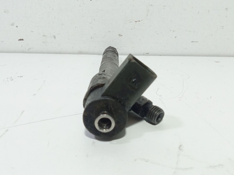 Recambio de inyector para mercedes-benz sprinter 02.00  caja abierta 2.2 cdi cat referencia OEM IAM A6110701687  