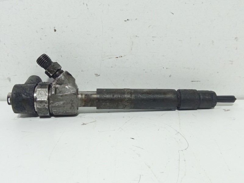 Recambio de inyector para mercedes-benz sprinter 02.00  caja abierta 2.2 cdi cat referencia OEM IAM A6110701687  