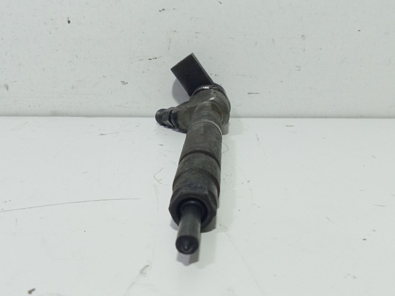 Recambio de inyector para mercedes-benz sprinter 02.00  caja abierta 2.2 cdi cat referencia OEM IAM A6110701687  