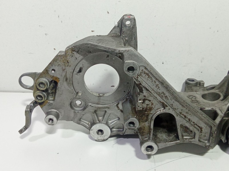 Recambio de soporte alternador para volkswagen crafter 30-35 autobús (2e_) 2.5 tdi referencia OEM IAM 03L903143L  