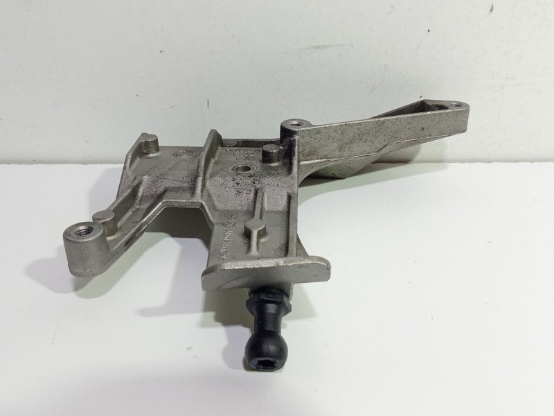 Recambio de soporte motor para audi a4 b7 avant (8ed) 2.0 tdi 16v referencia OEM IAM 03G131159B  