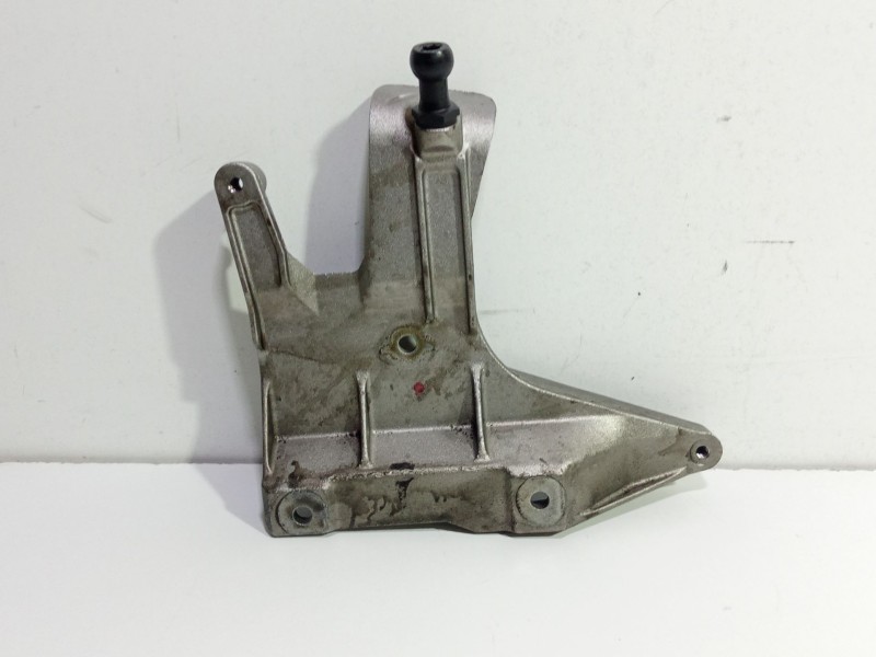 Recambio de soporte motor para audi a4 b7 avant (8ed) 2.0 tdi 16v referencia OEM IAM 03G131159B  