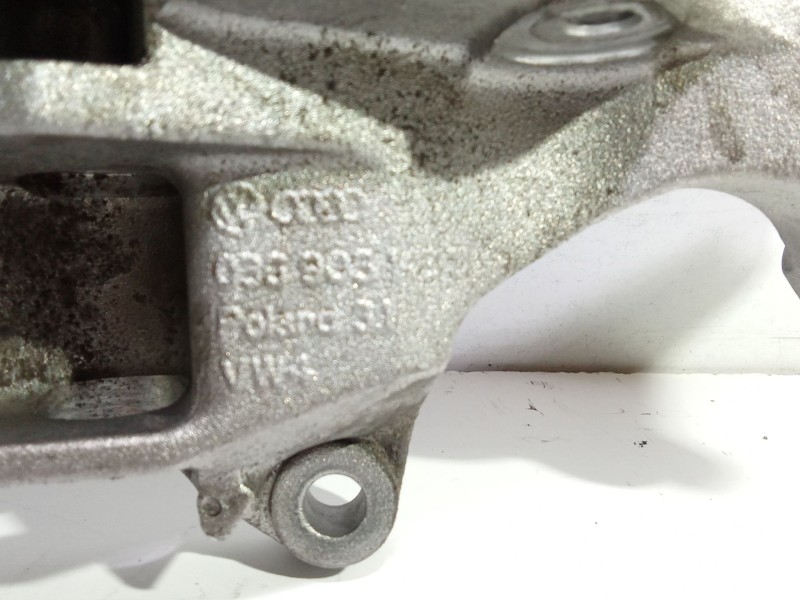 Recambio de soporte alternador para audi a4 b7 avant (8ed) 2.0 tdi 16v referencia OEM IAM 03g903143d  