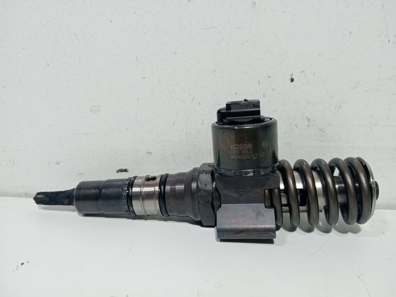 Recambio de inyector para seat leon (1p1) 2.0 tdi referencia OEM IAM 03G130073G  
