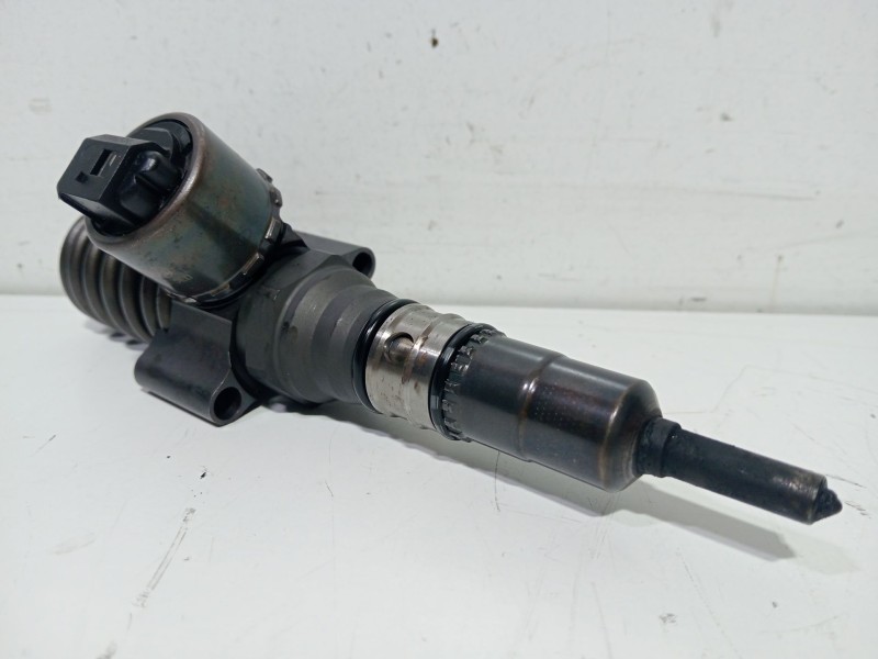 Recambio de inyector para seat leon (1p1) 2.0 tdi referencia OEM IAM 03G130073G  