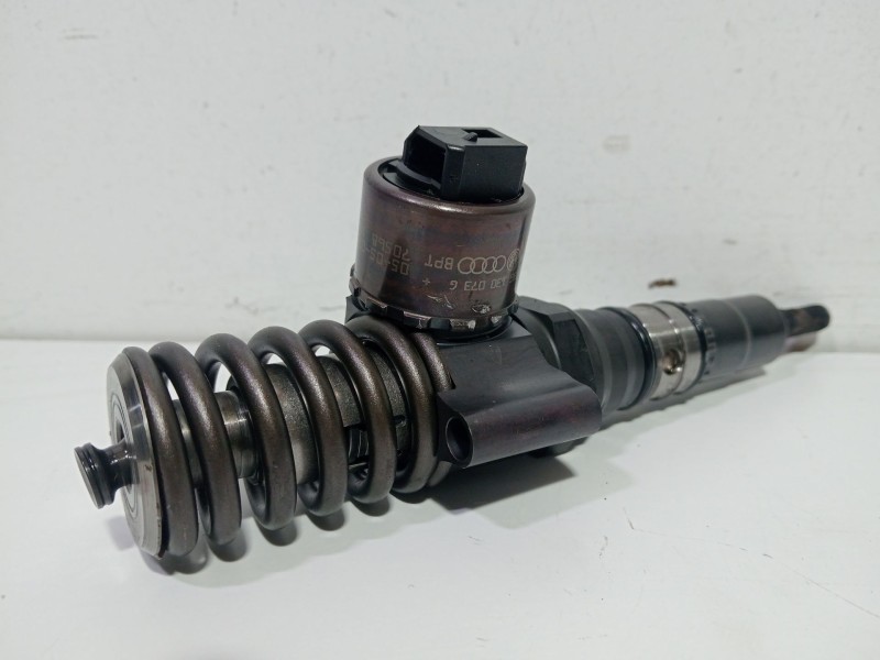 Recambio de inyector para seat leon (1p1) 2.0 tdi referencia OEM IAM 03G130073G  