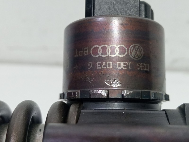 Recambio de inyector para seat leon (1p1) 2.0 tdi referencia OEM IAM 03G130073G  