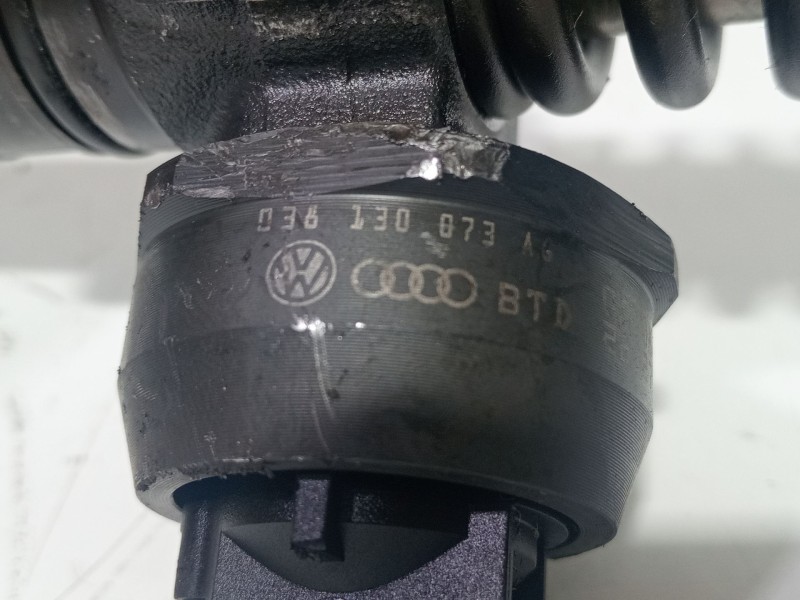 Recambio de inyector para volkswagen golf v (1k1) 1.9 tdi 4motion referencia OEM IAM 038130073AG  