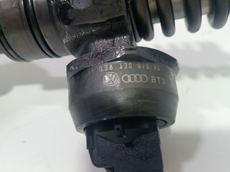 Recambio de inyector para volkswagen golf v (1k1) 1.9 tdi 4motion referencia OEM IAM 038130073AG  