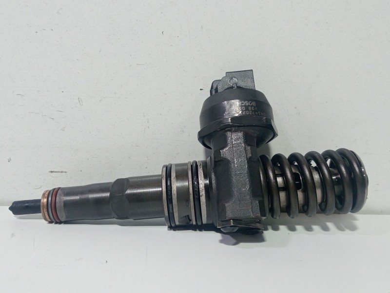 Recambio de inyector para volkswagen golf v (1k1) 1.9 tdi 4motion referencia OEM IAM 038130073AG  