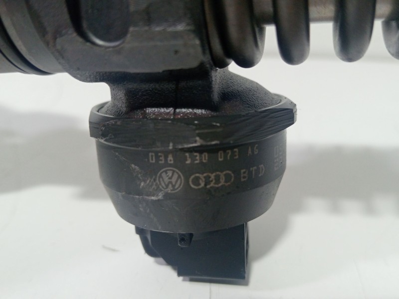 Recambio de inyector para volkswagen golf v (1k1) 1.9 tdi 4motion referencia OEM IAM 038130073AG  