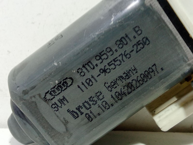Recambio de motor elevalunas delantero izquierdo para audi a5 (8t3) 2.0 tdi referencia OEM IAM 8T0959801B  