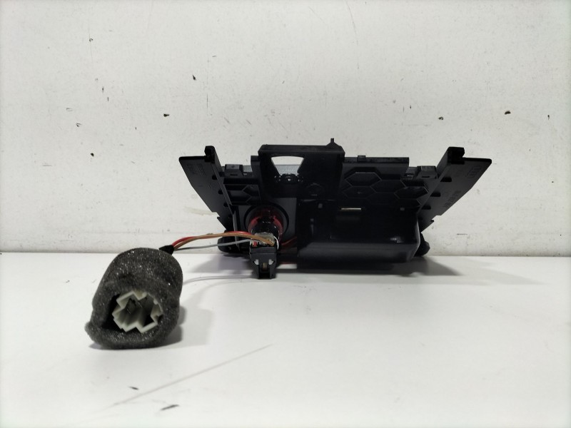 Recambio de cenicero para audi a5 (8t3) 2.0 tdi referencia OEM IAM 8K0857951  