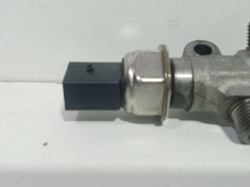 Recambio de rampa inyectora para volkswagen golf vii lim. (5g1) advance bluemotion referencia OEM IAM 04L089D  